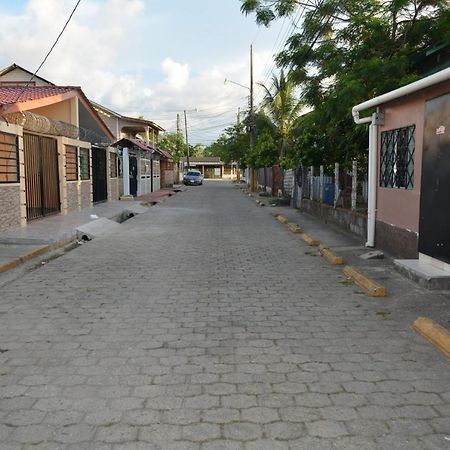 Apartamentos Y Hostal Rudon #1 Puerto Cortes Buitenkant foto